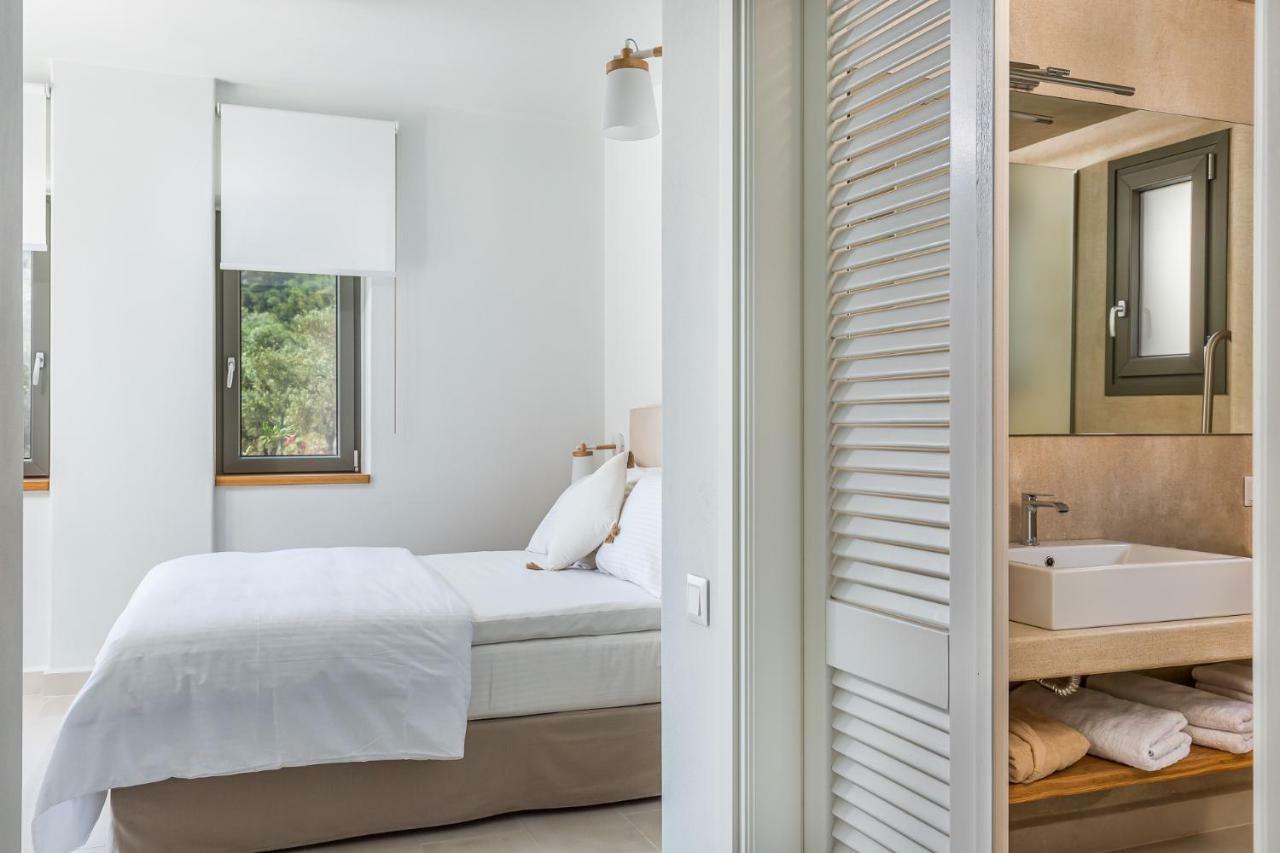 Elios Private Living Villa Neo Klima Bagian luar foto